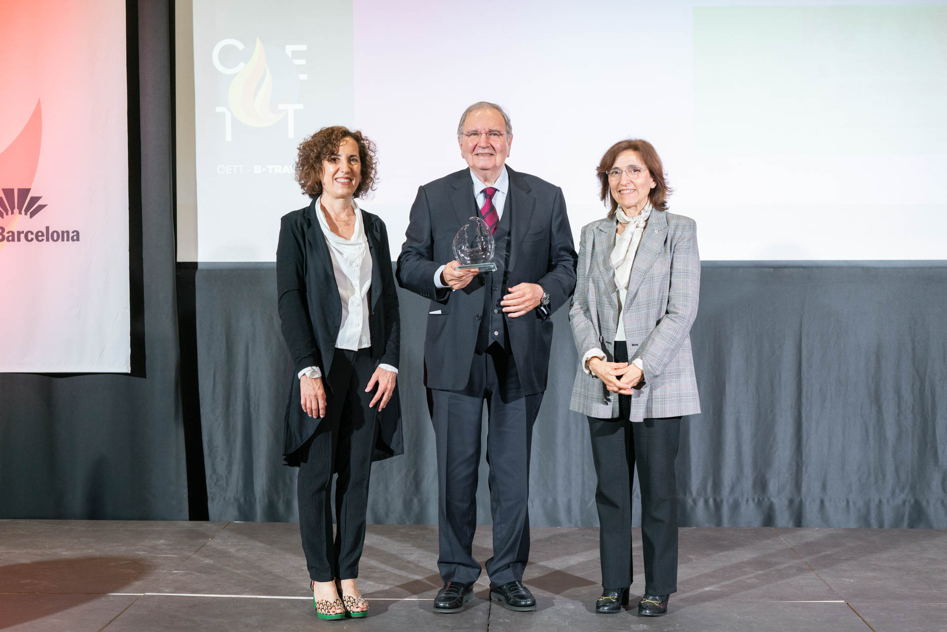 Fotografía de: La chef Carme Ruscalleda, el programa de 3Cat La Travessa y la empresa turística Grup Julià están entre los reconocidos en la XXXIX edición de los Premios CETT Alimara. | CETT